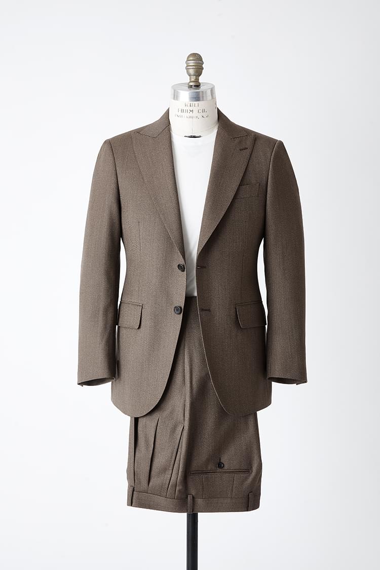 セットアップコンセプトのモード感を意識したオーダースーツ クラッシーアドバンスモデル