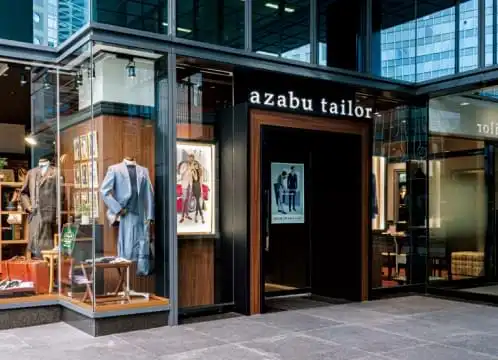 シャツやカットソーなどの既製品やシューズが充実したことで、幅広いコーディネート提案が可能に。